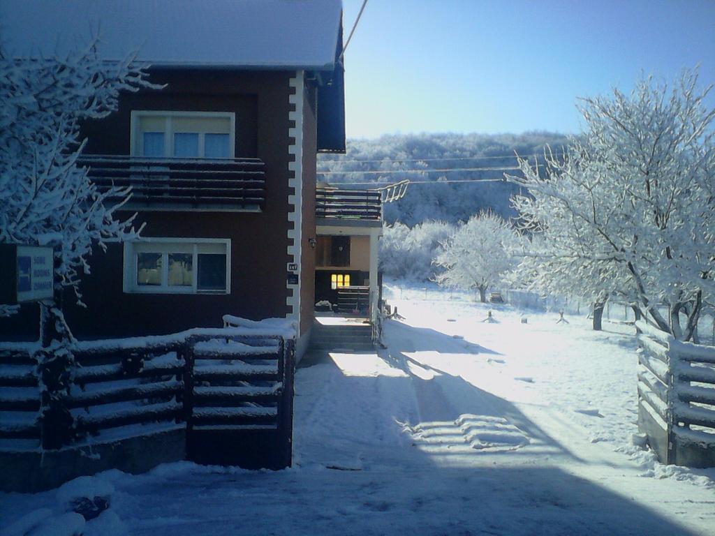Gacka Rooms Vrhovine الغرفة الصورة
